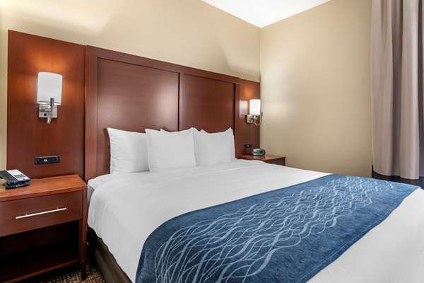  - Comfort Inn & Suites Junction City - I-70, Exit 298