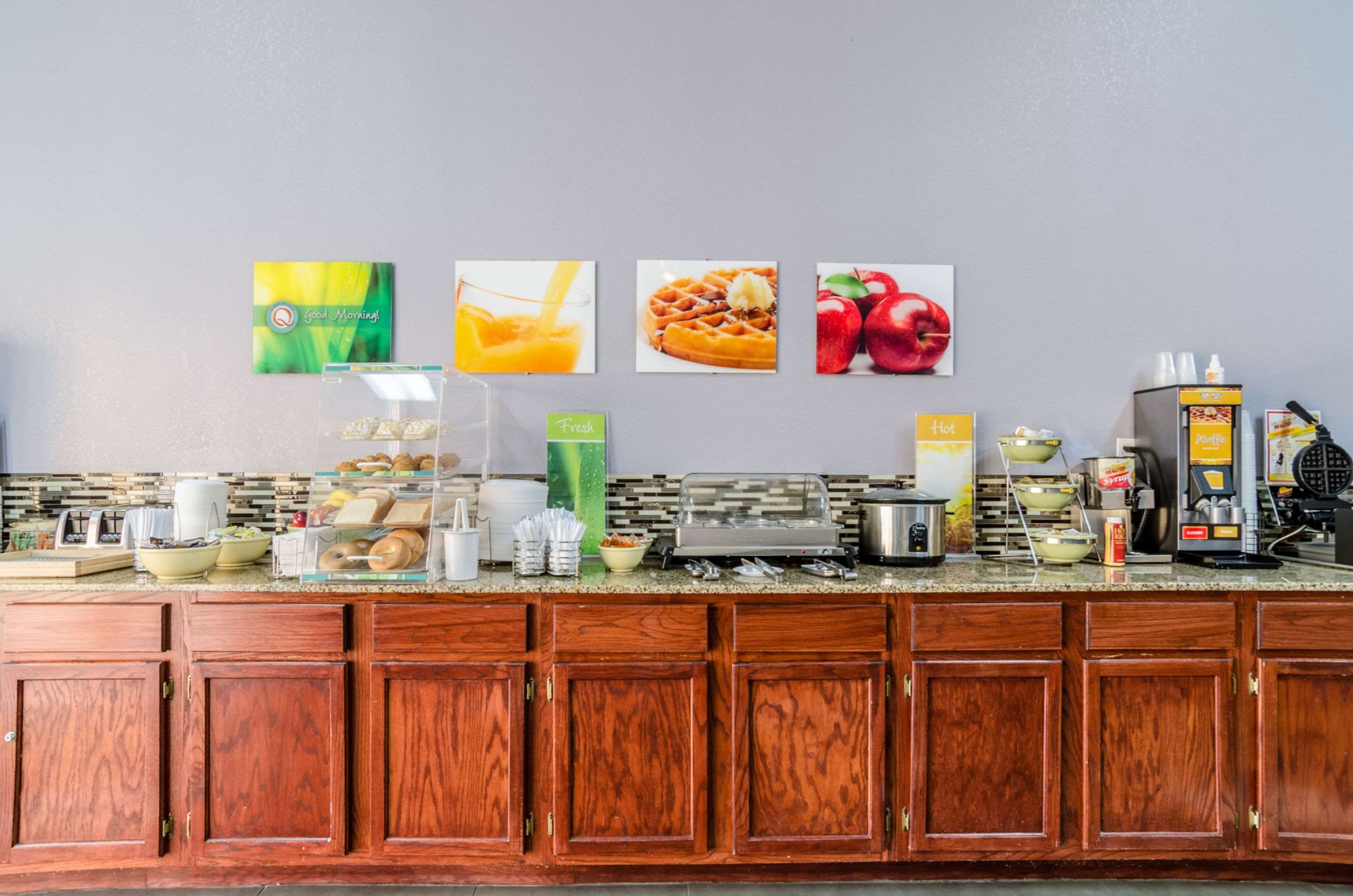 Assorted breakfast items | Quality Inn South