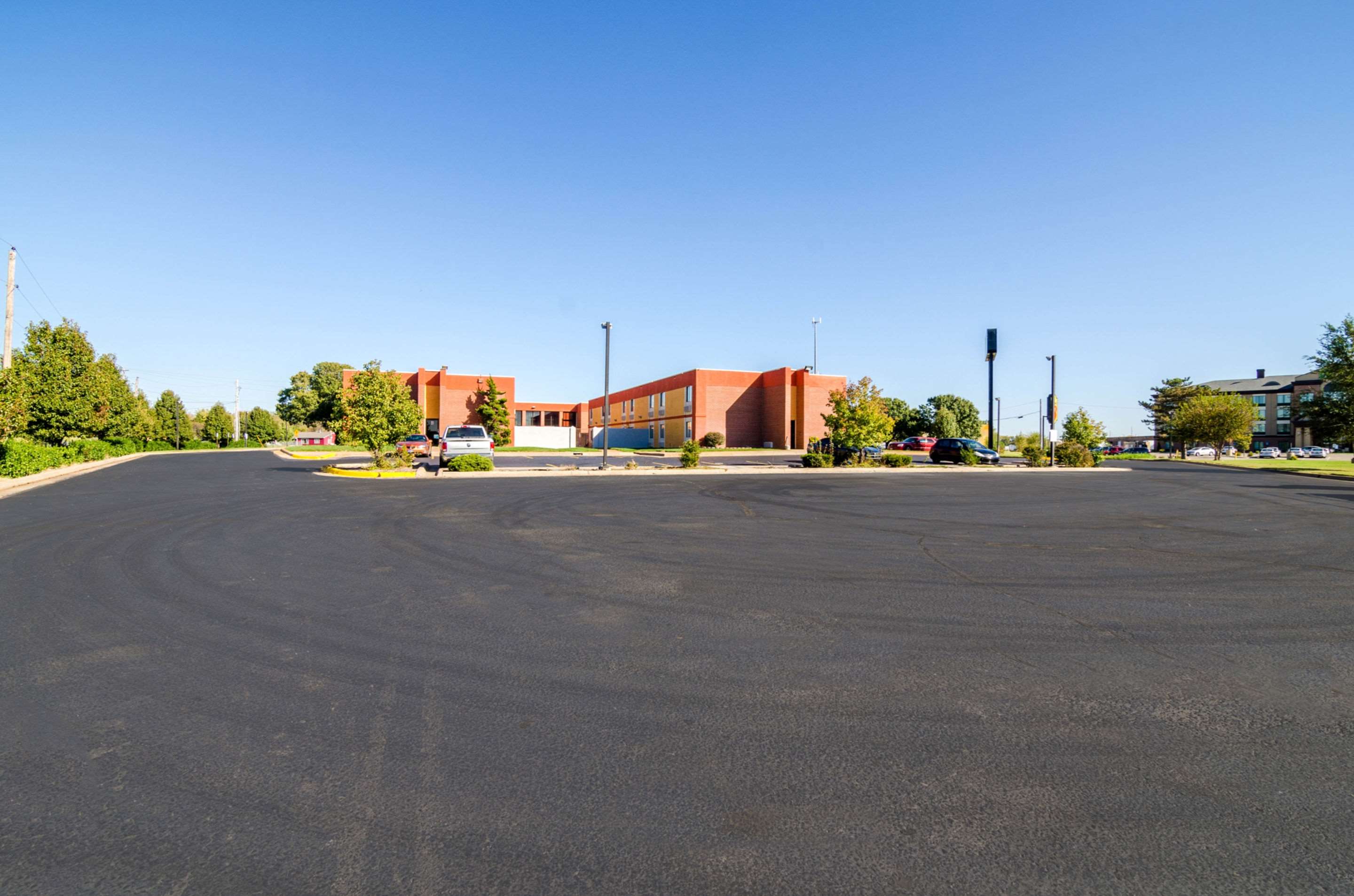 Truck parking area | Quality Inn South