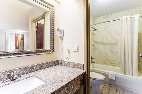  - Quality Inn Russellville