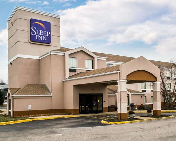 On-Site,Outdoor/Exterior,Exterior View of Building