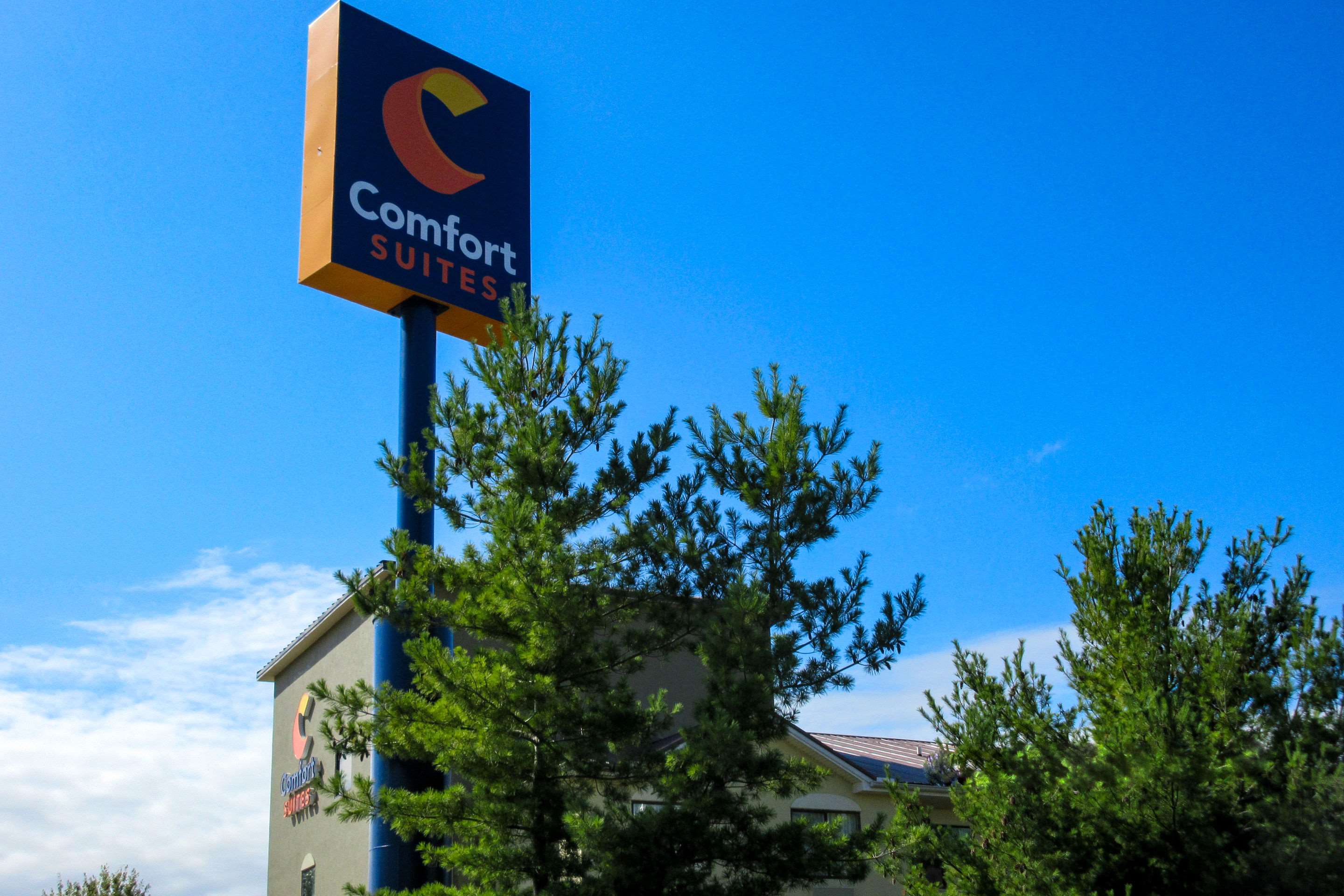 Hotel exterior | Comfort Suites