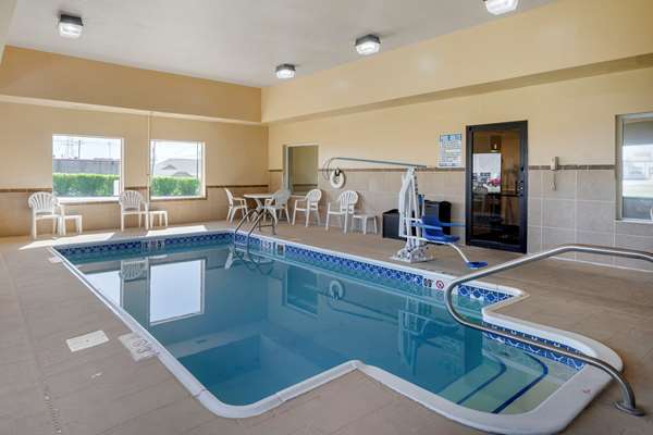 Pool - Comfort Inn Somerset