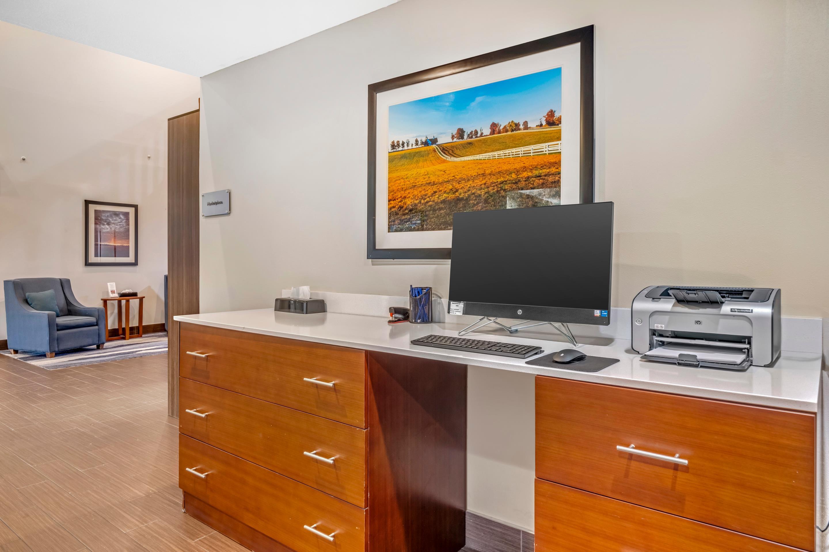 Spacious lobby | Comfort Inn Somerset KY