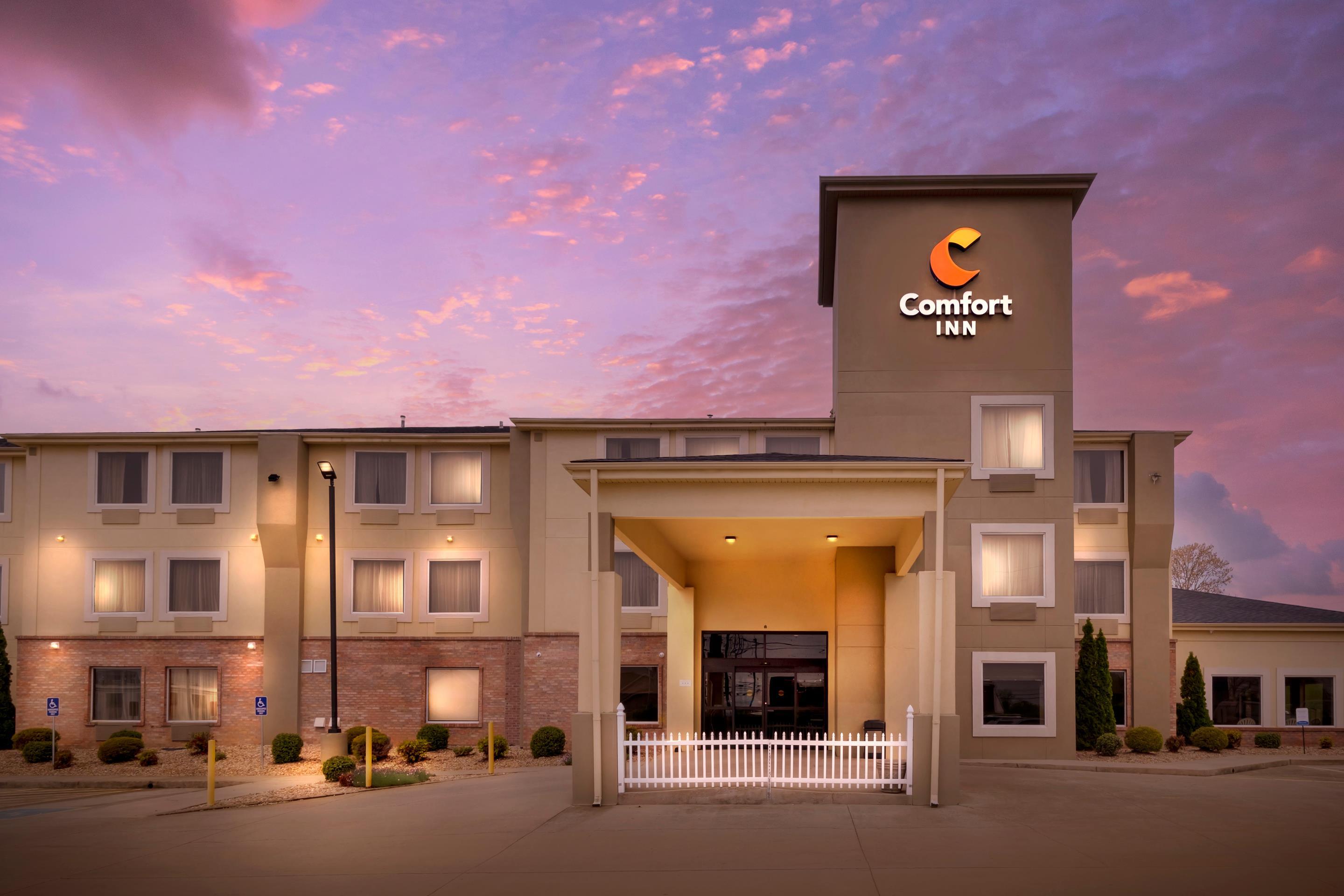Twilight-Exterior Front | Comfort Inn Somerset KY