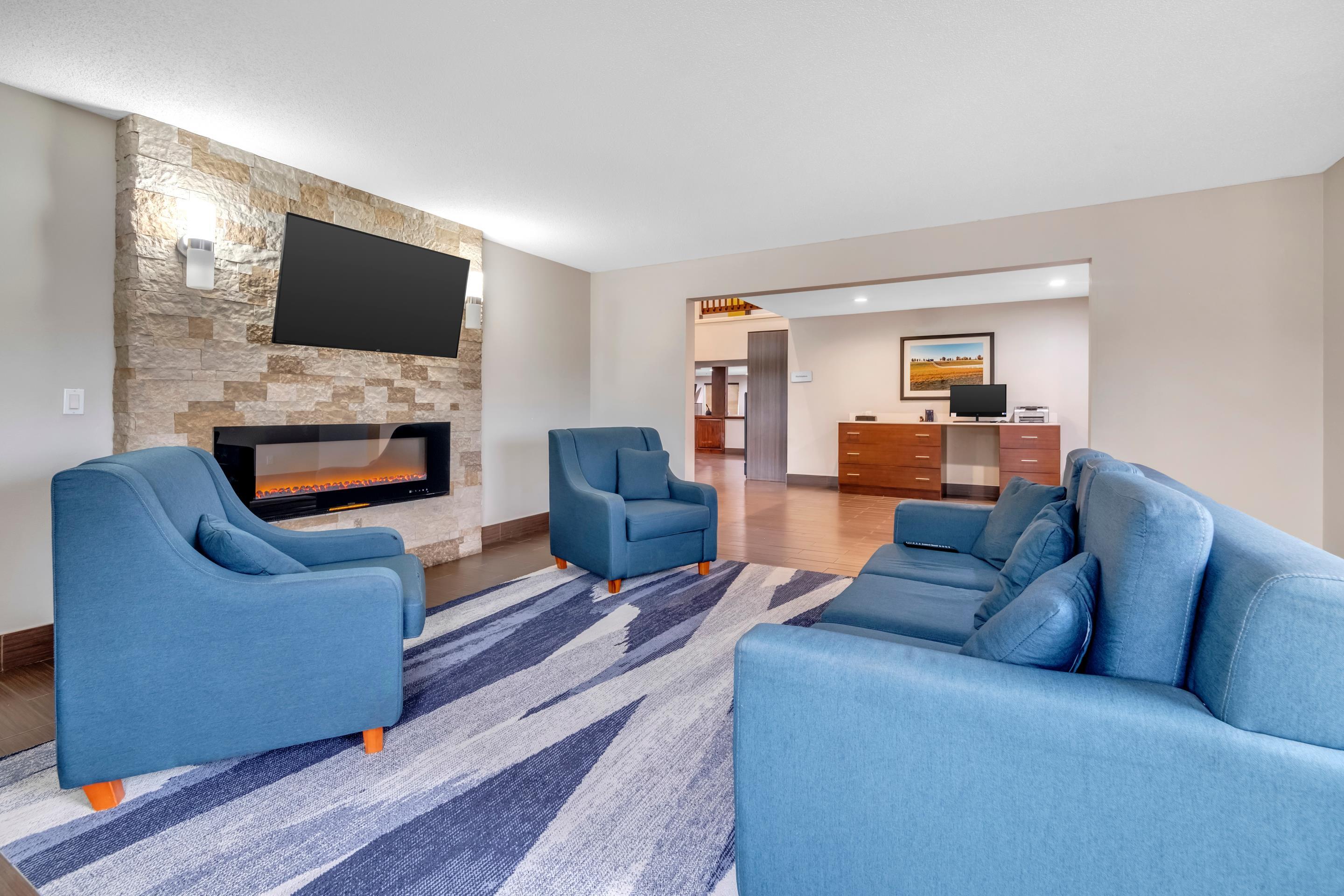 Spacious lobby with sitting area | Comfort Inn Somerset KY