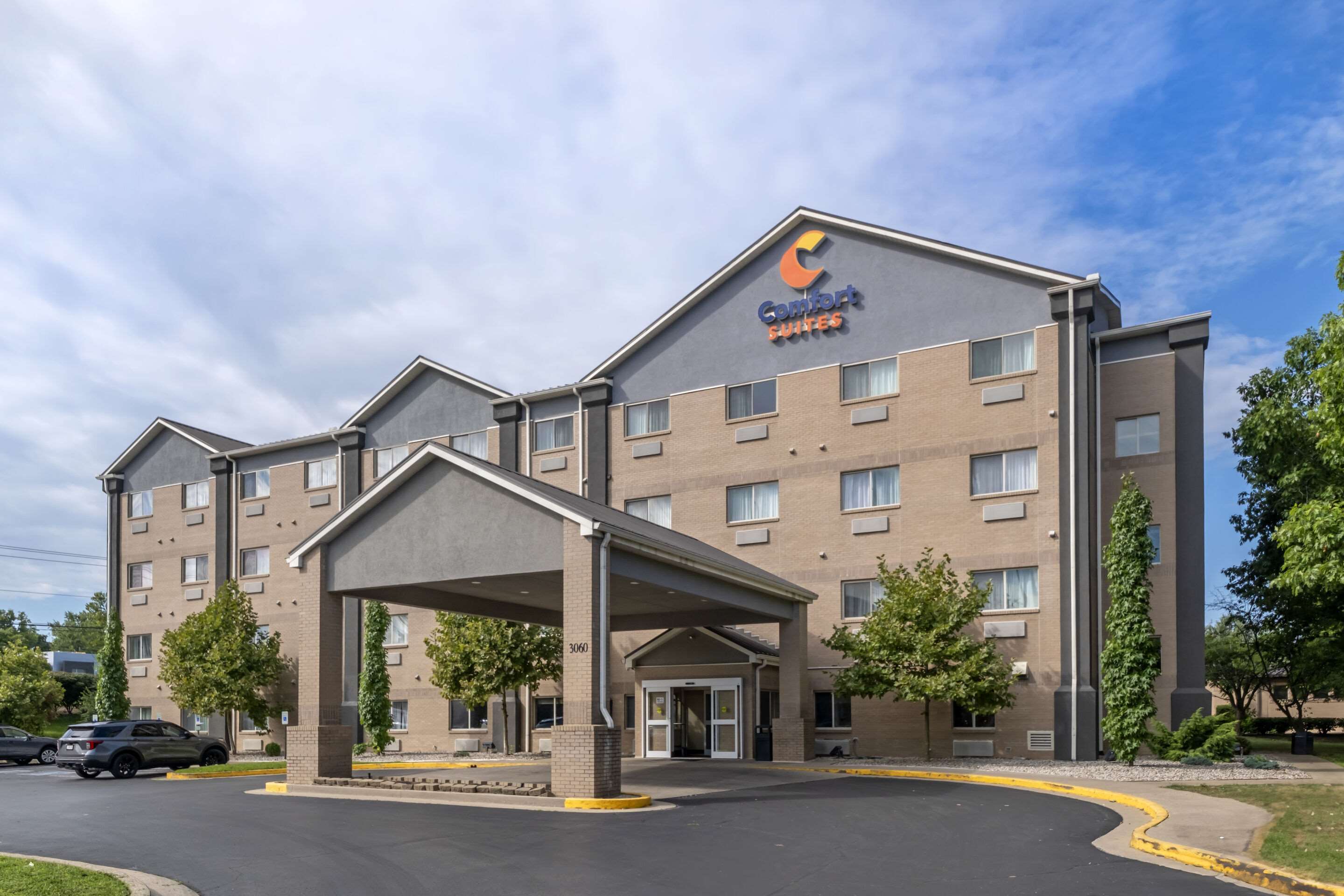 Hotel exterior | Comfort Suites Keeneland