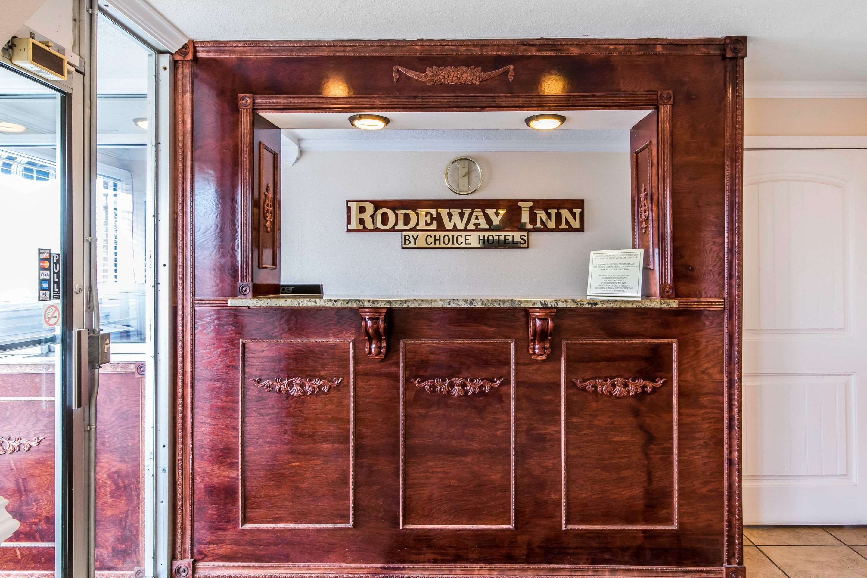 Lobby | Rodeway Inn