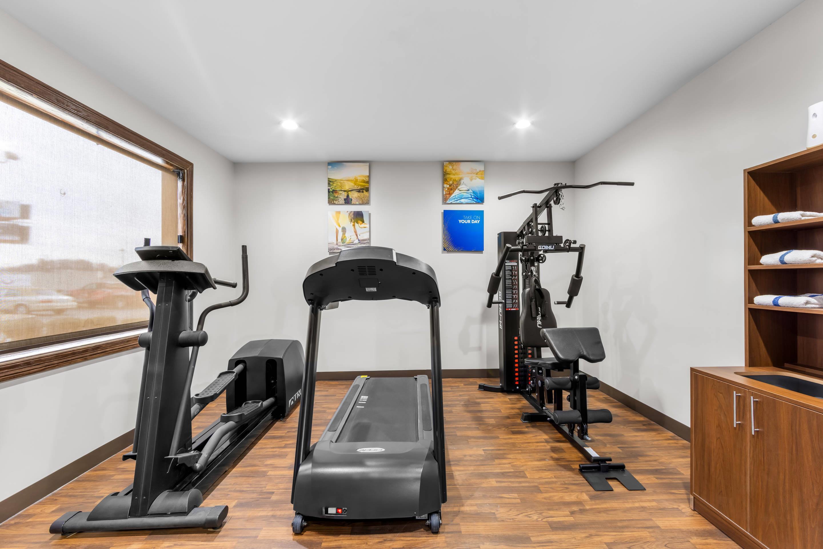 Fitness center | Comfort Suites London