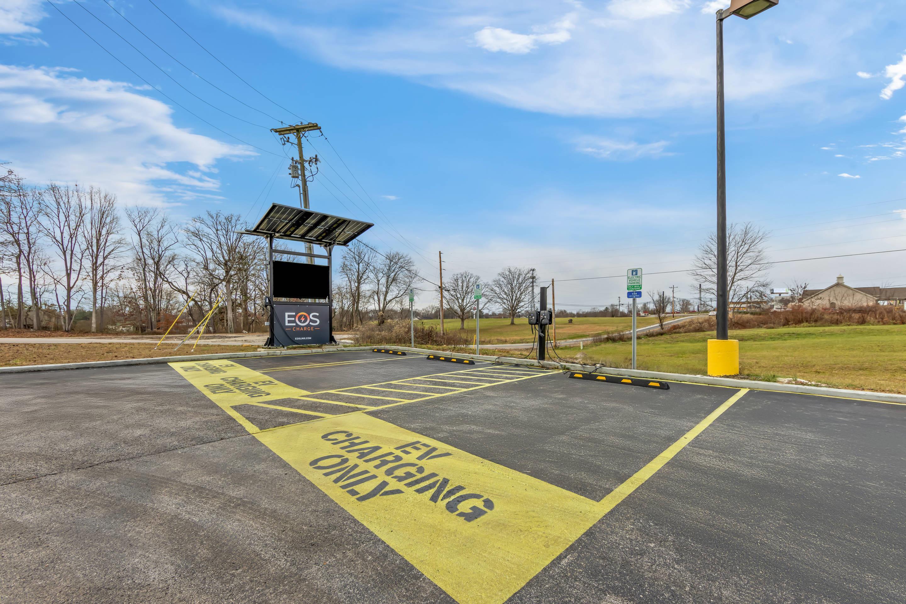 Electric vehicle charging station | Comfort Suites London