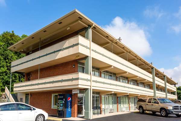 Exterior view - Rodeway Inn Renfro Valley Mt Vernon - I-75, Exit 62