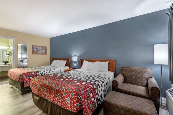  - Econo Lodge Erlanger - I-71 & I-75, Exit 184