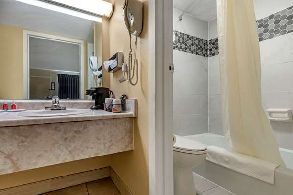  - Econo Lodge Erlanger - I-71 & I-75, Exit 184