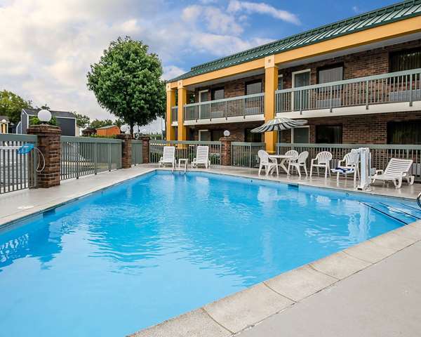 Pool - Quality Inn Franklin - I-65, Exit 2