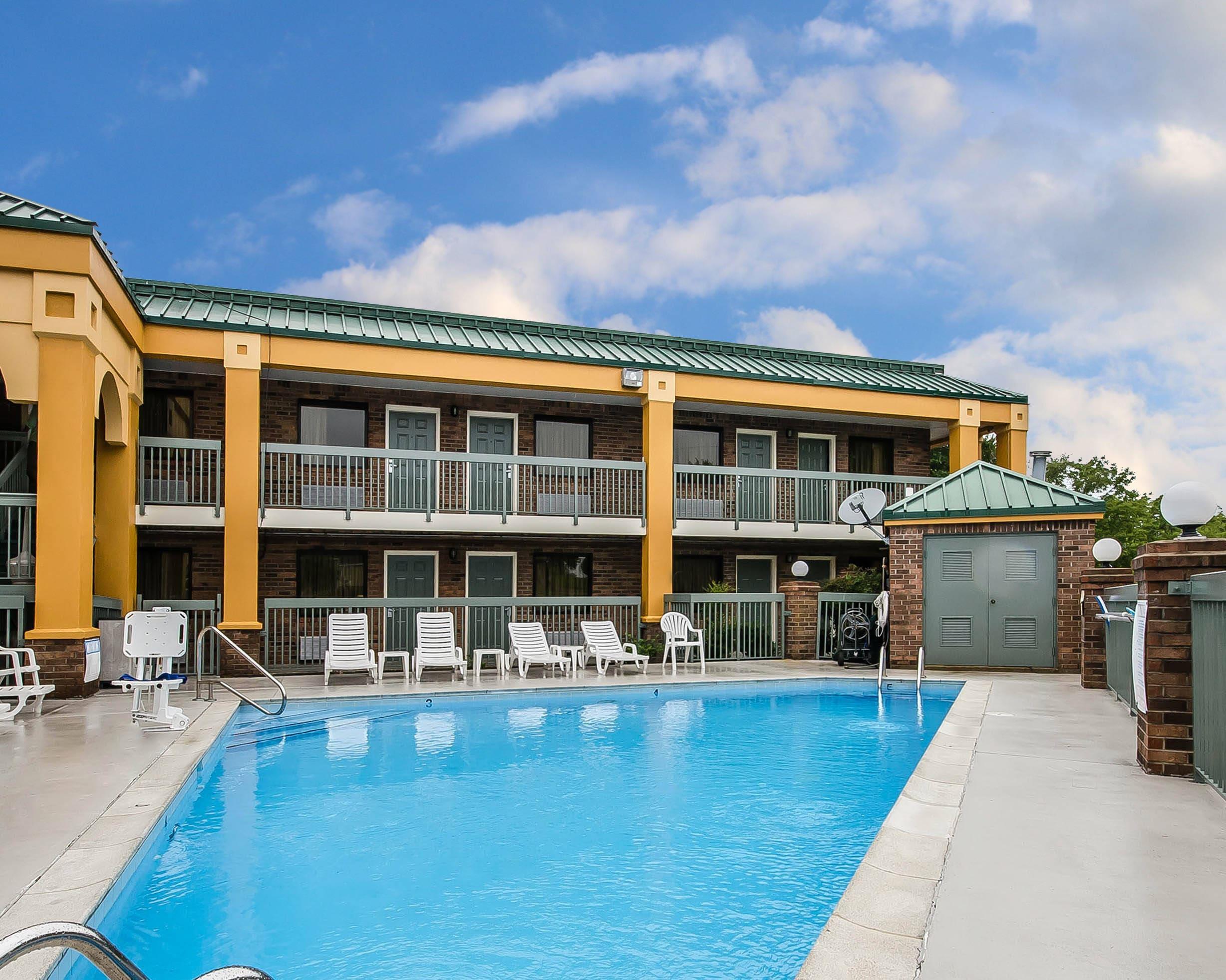 Relax on the sundeck | Quality Inn Franklin