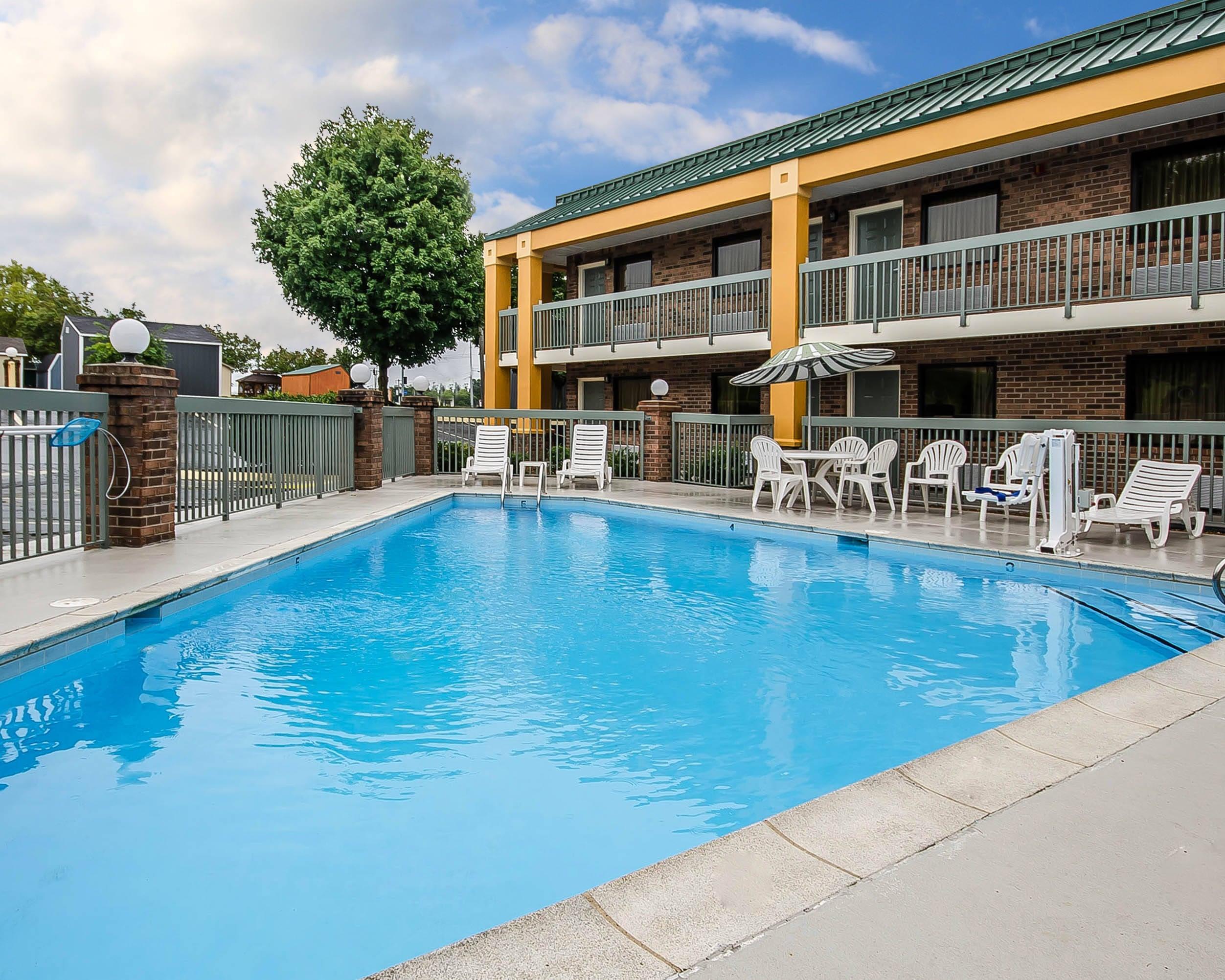 Relax by the pool | Quality Inn Franklin