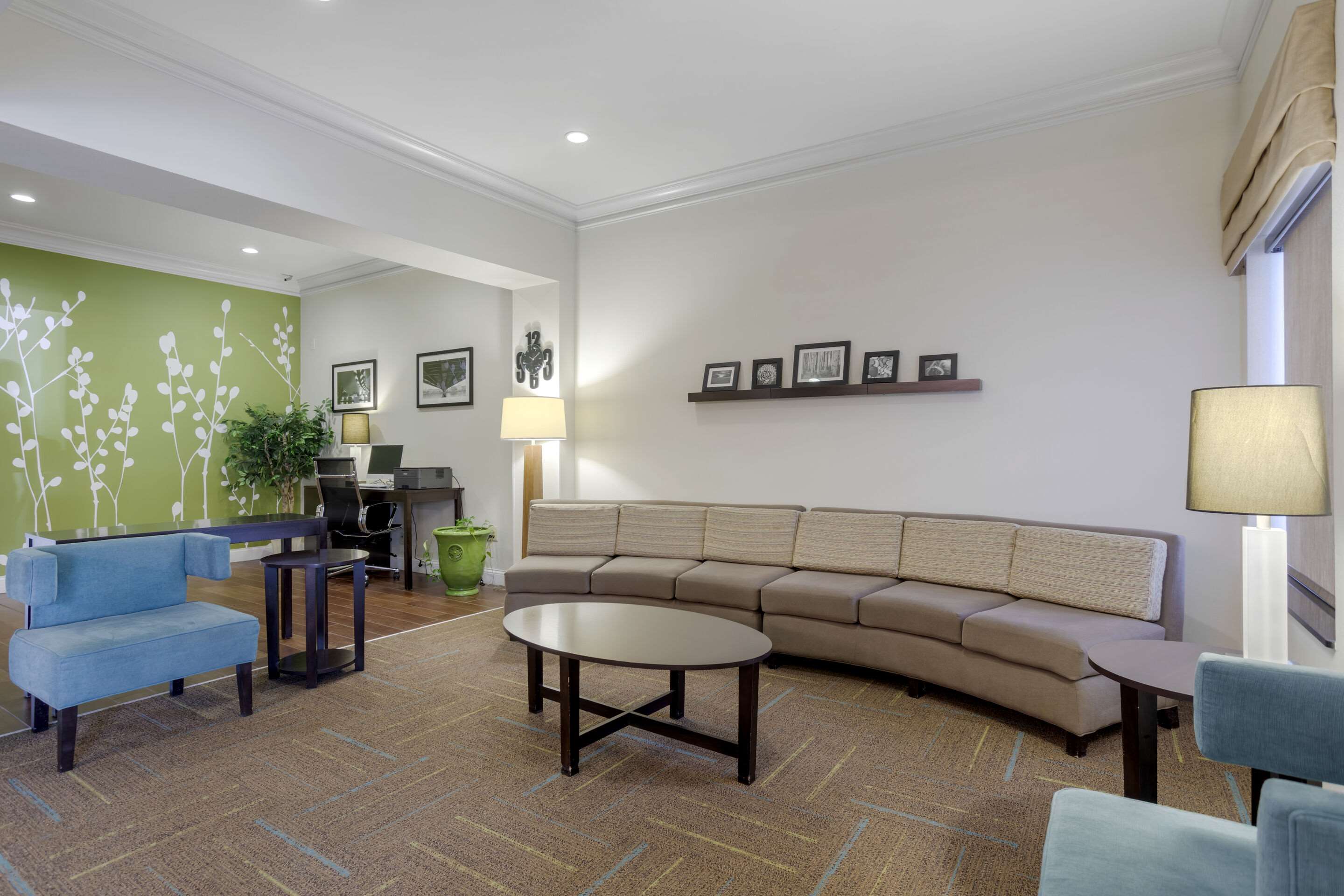 Hotel lobby | Sleep Inn & Suites Tuscaloosa East