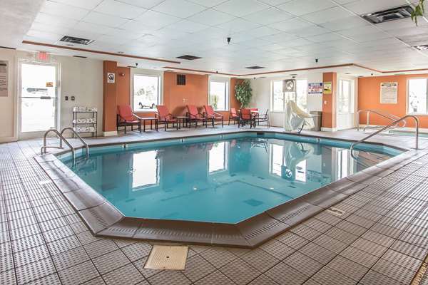 Pool - Comfort Suites Richmond - I-75, Exit 87