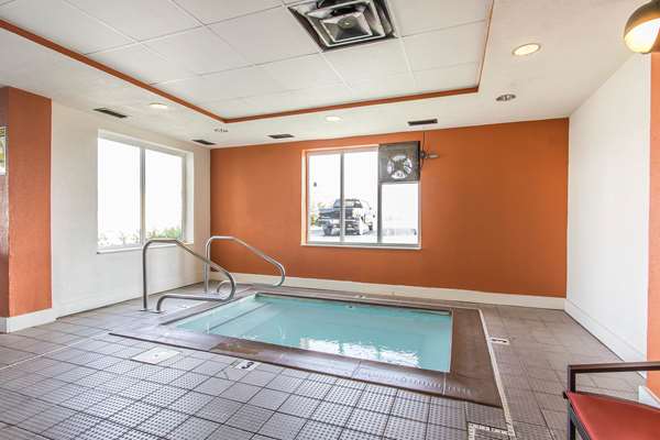 Pool - Comfort Suites Richmond - I-75, Exit 87