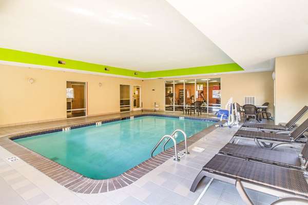 Pool - Quality Suites Corbin - I-75, Exit 29