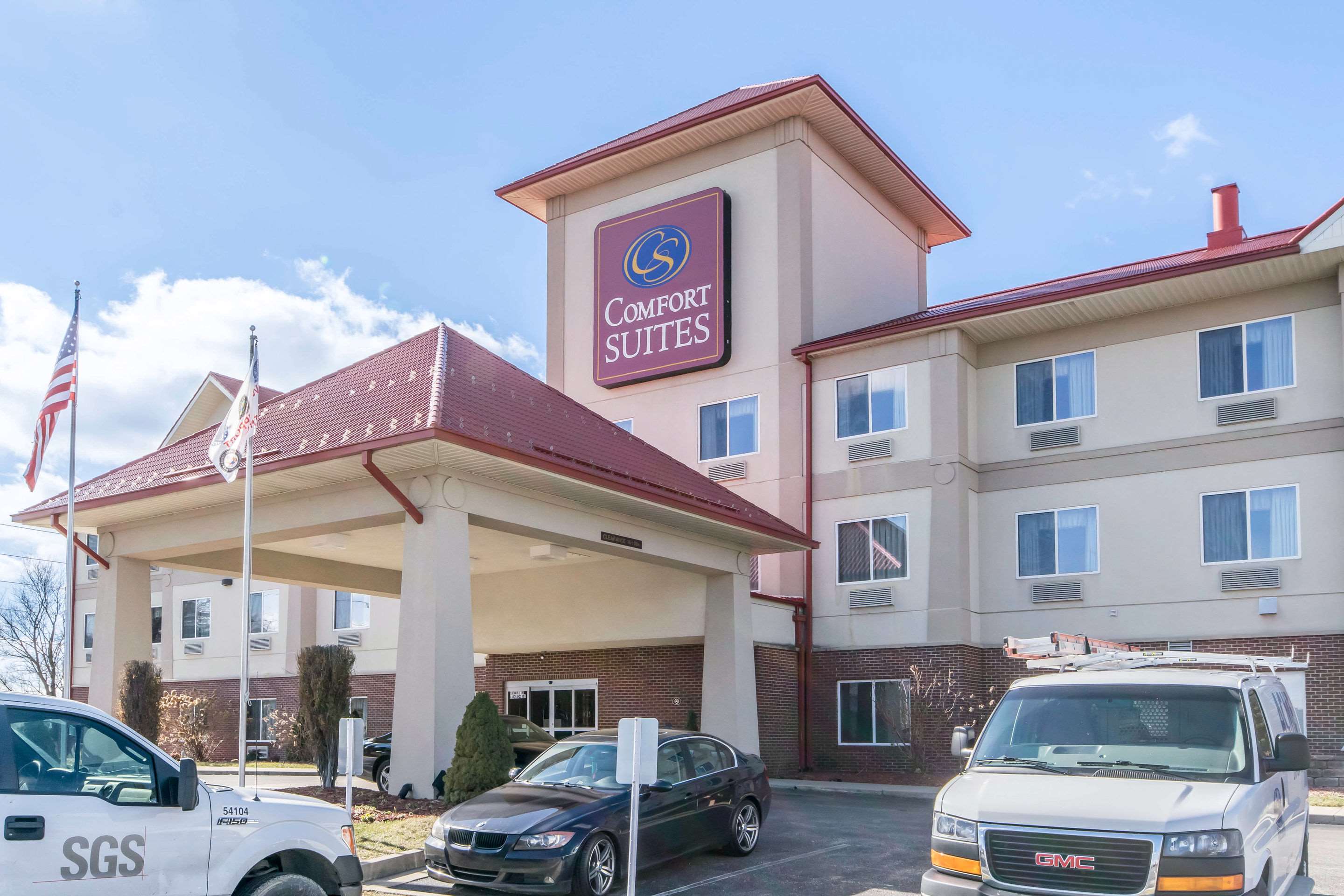 Hotel exterior | Comfort Suites