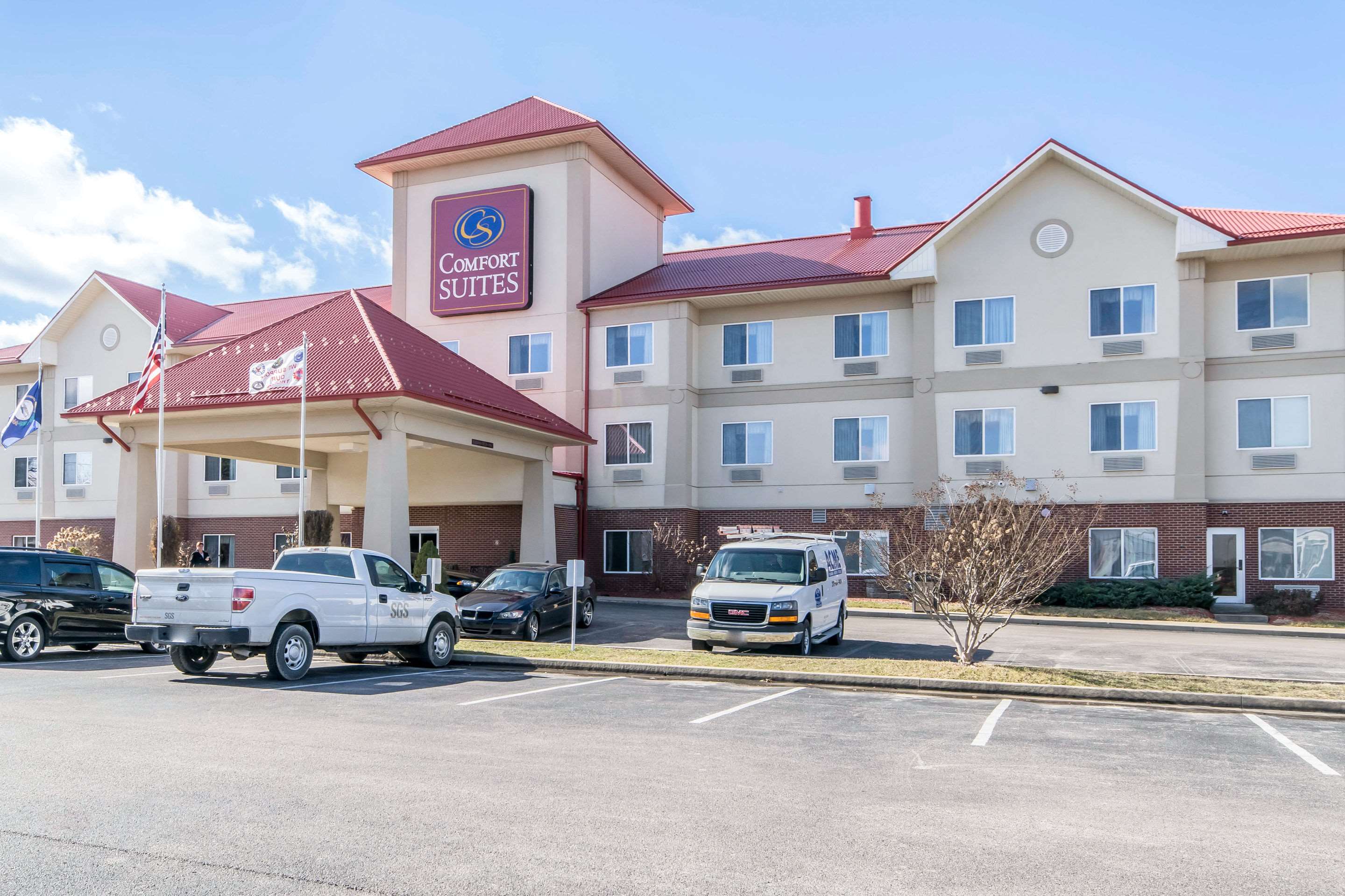 Hotel exterior | Comfort Suites