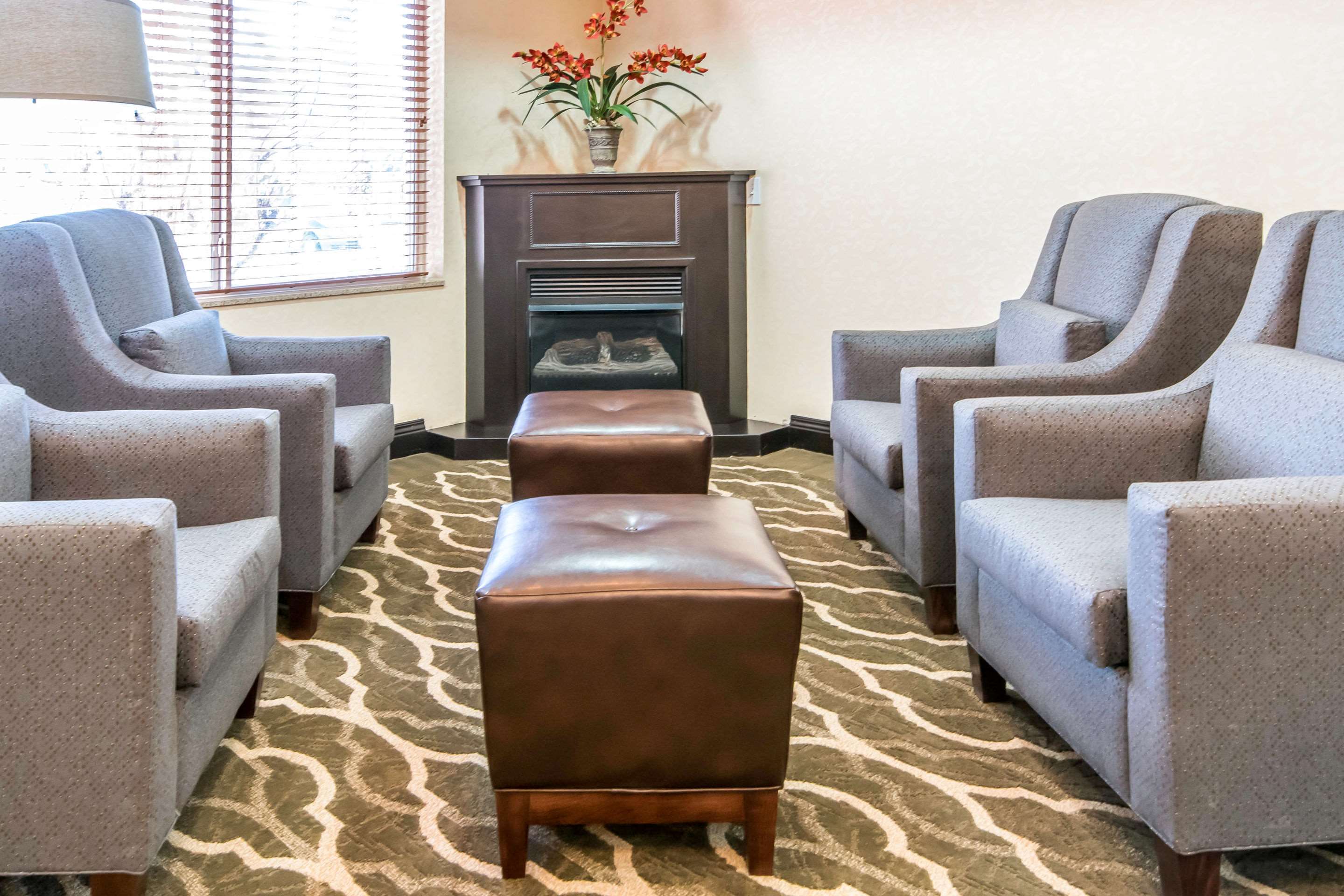 Hotel lobby | Comfort Suites
