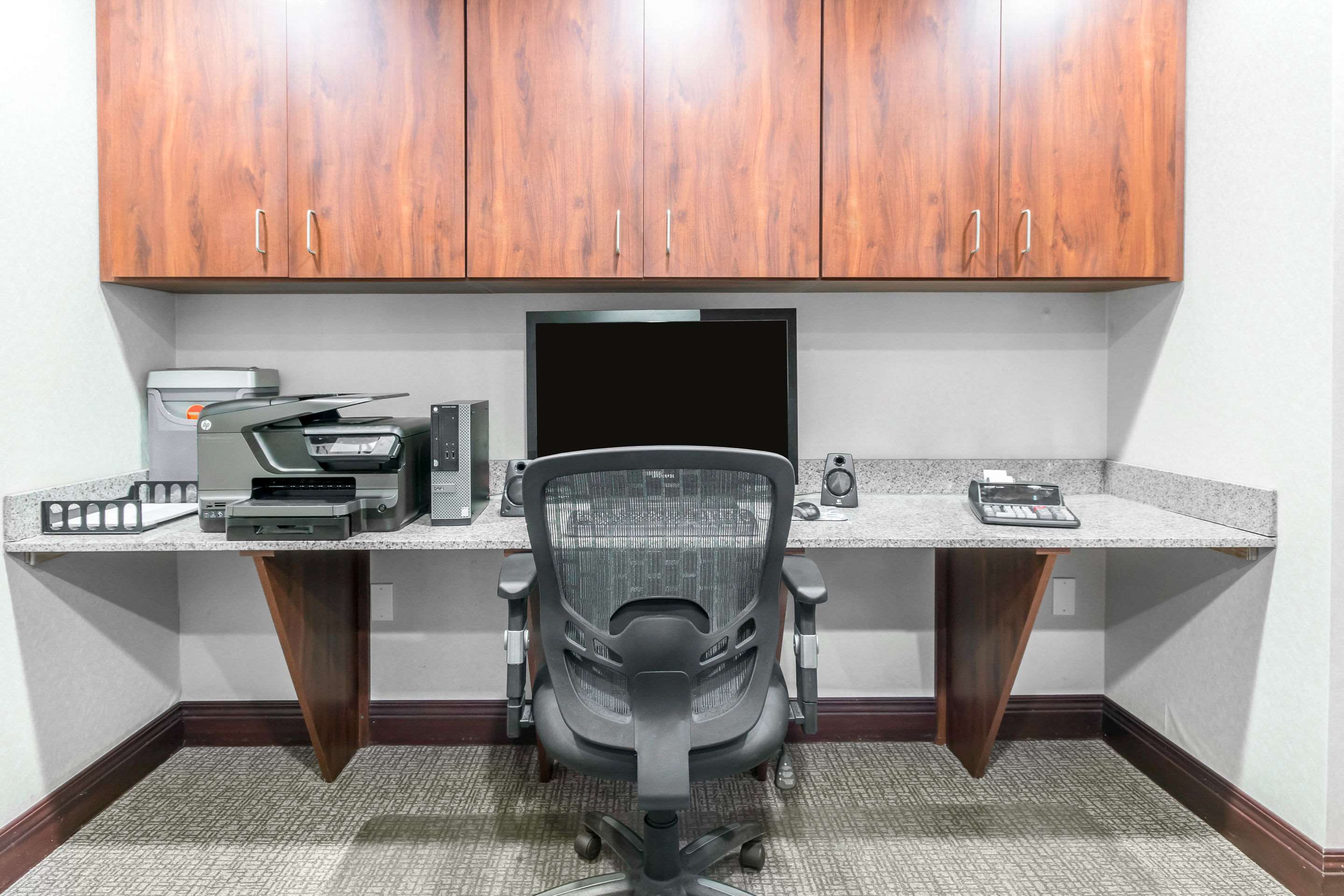 Business center | Comfort Suites