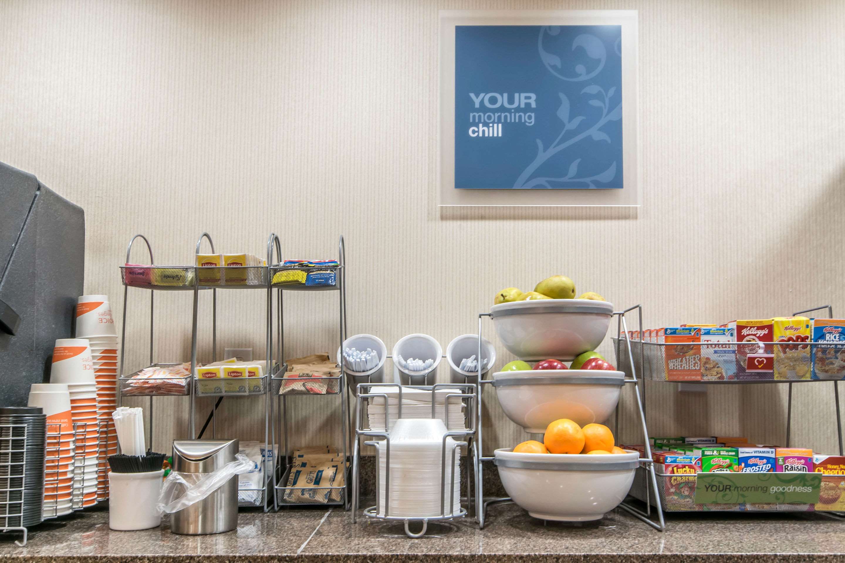 Breakfast area | Comfort Suites