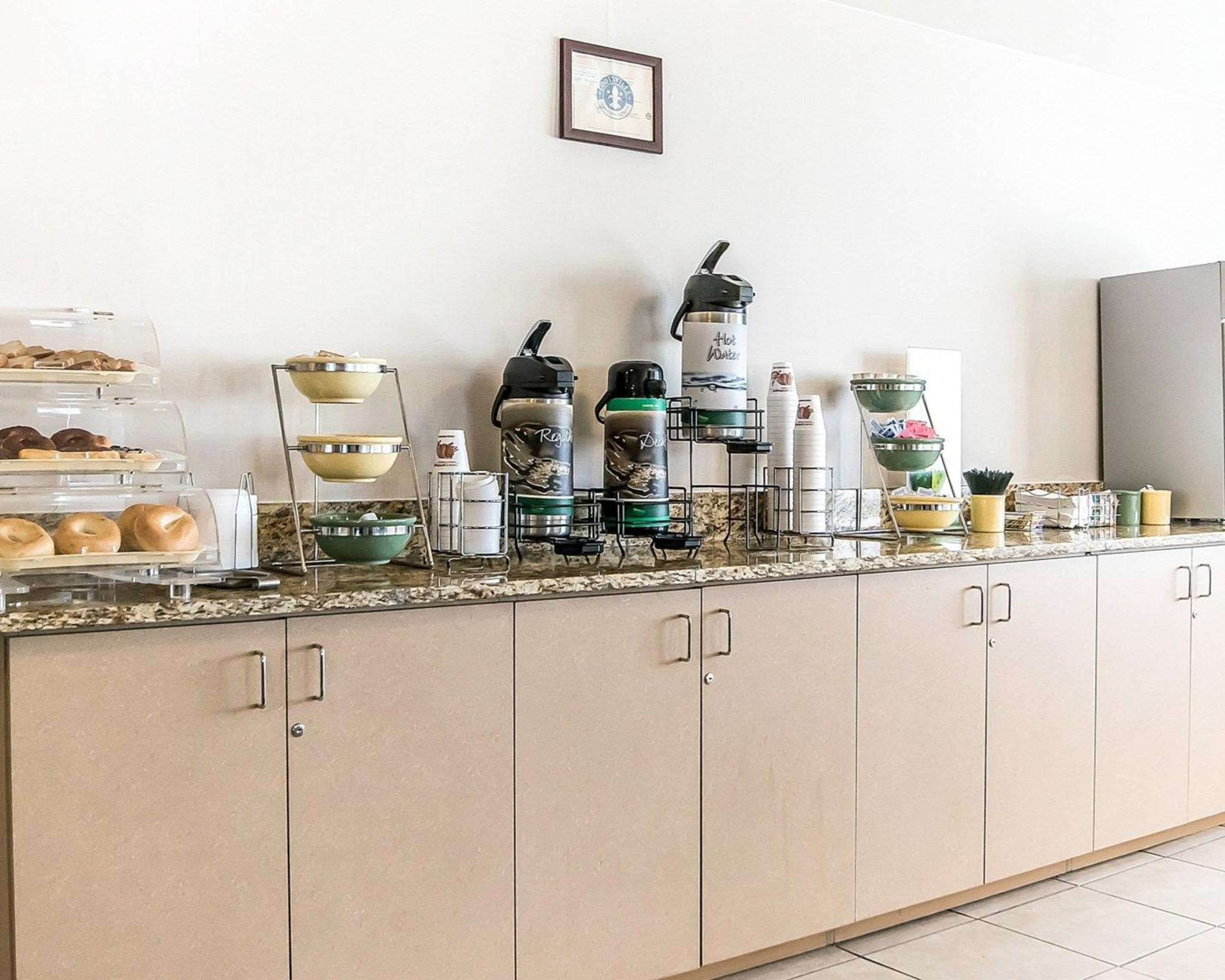 Breakfast counter