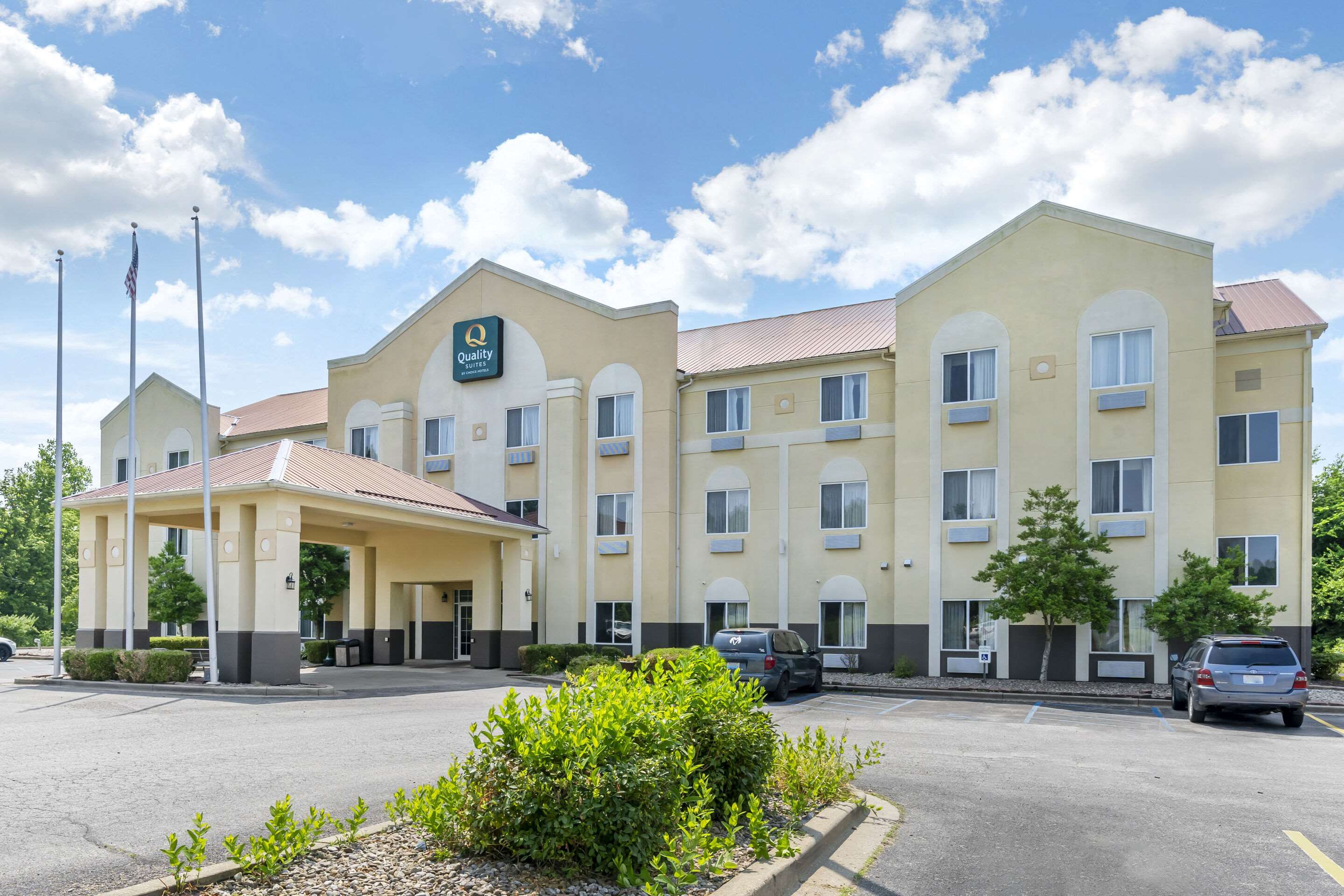 Hotel exterior | Quality Suites La Grange