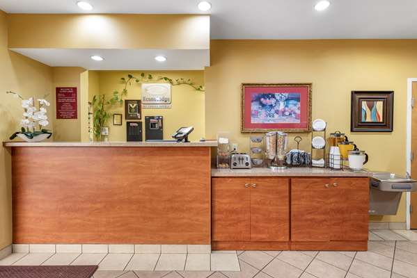 - Econo Lodge Airport Louisville