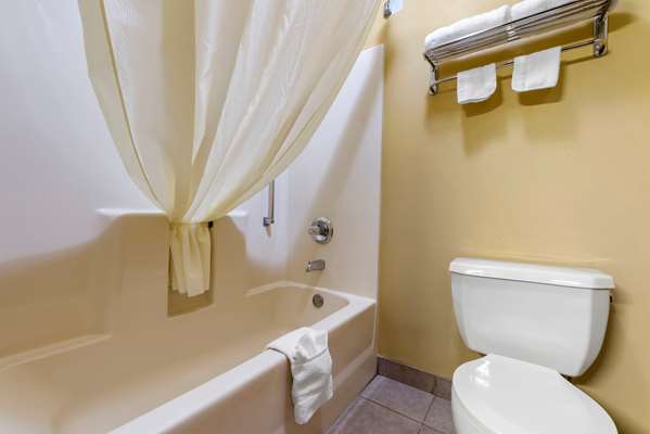  - Econo Lodge Airport Louisville