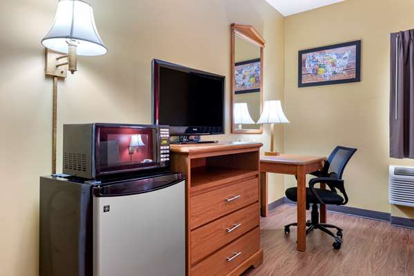  - Econo Lodge Airport Louisville