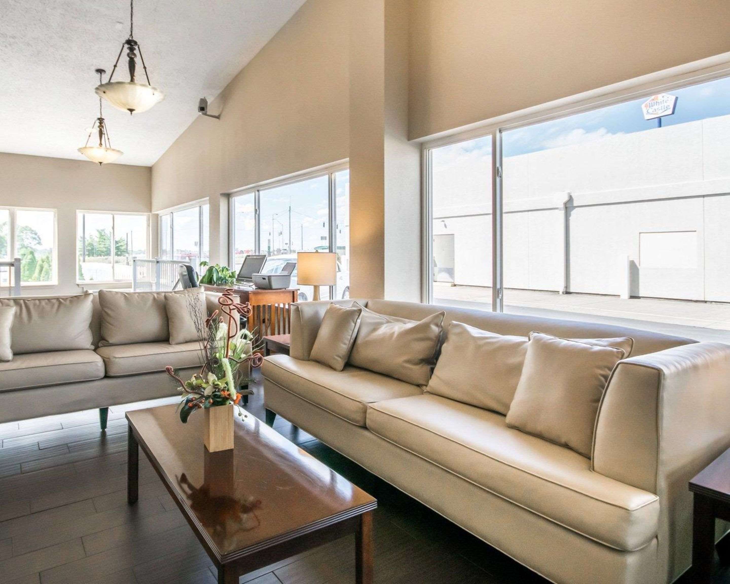 Lobby with sitting area