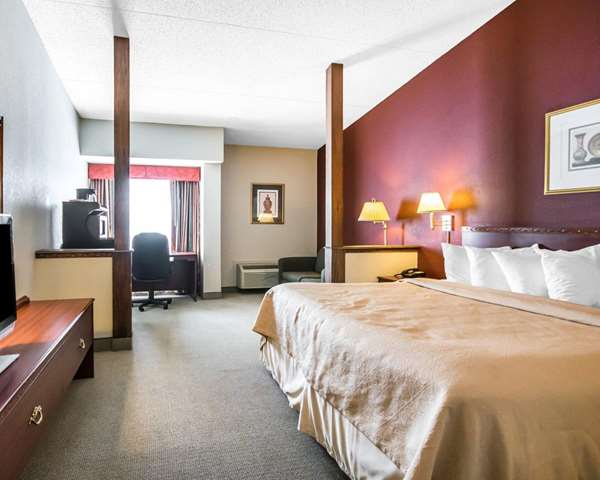  - Quality Inn & Suites Elizabethtown - I-65, Exit 94