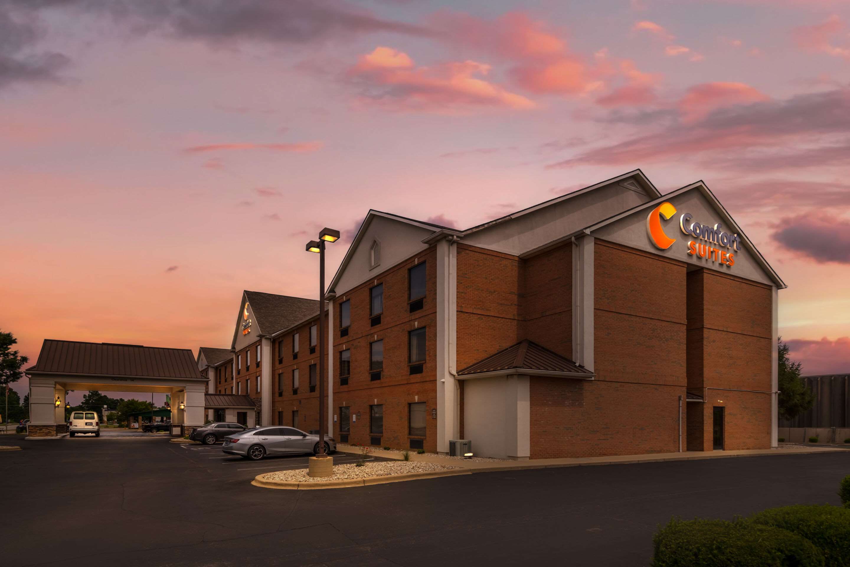 Hotel exterior | Comfort Suites Louisville Airport