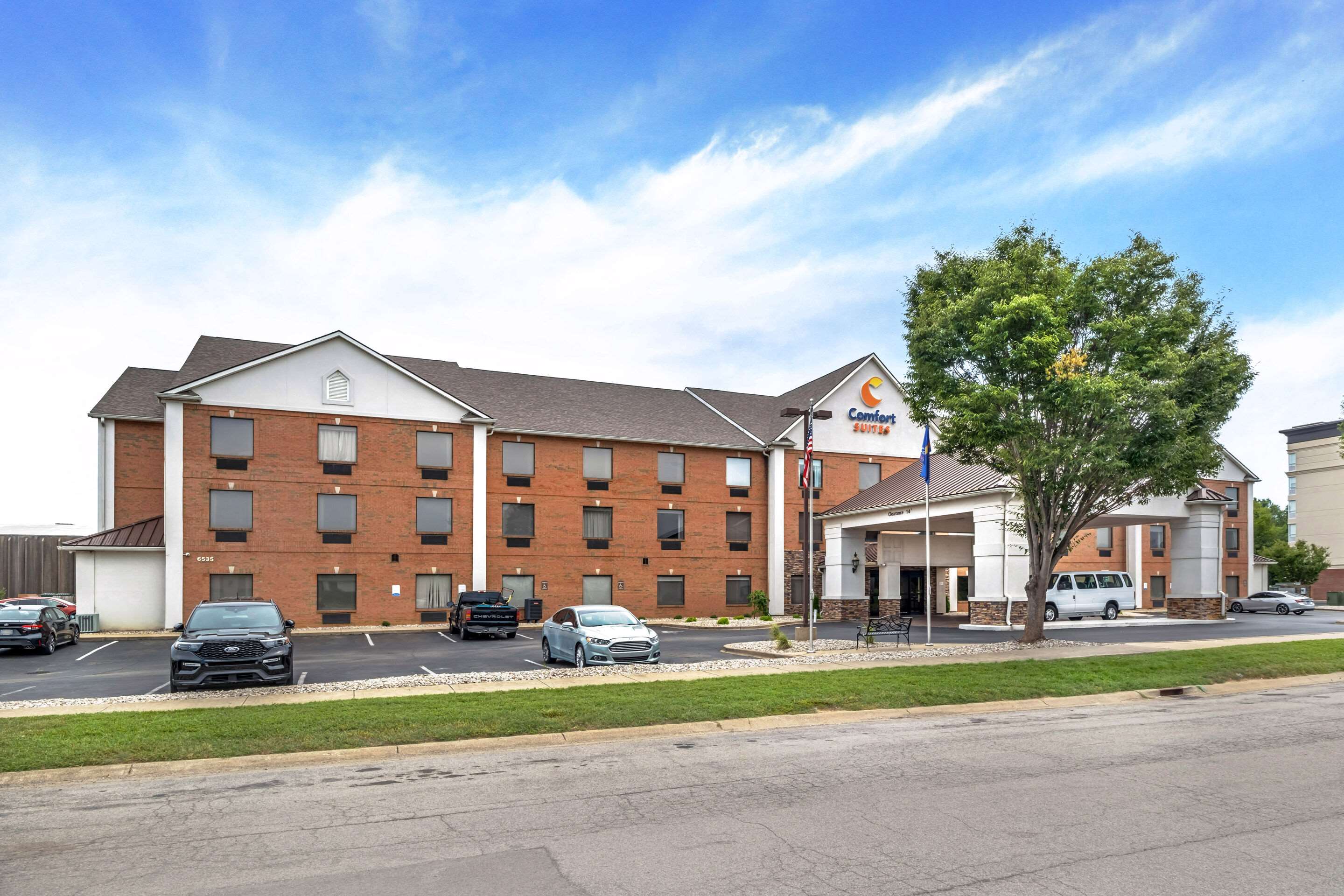 Hotel exterior | Comfort Suites Louisville Airport