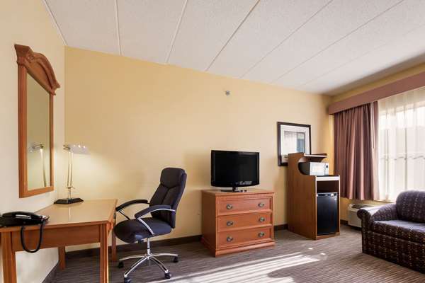 Suite - Quality Inn & Suites Erlanger - I-275, Exit 2