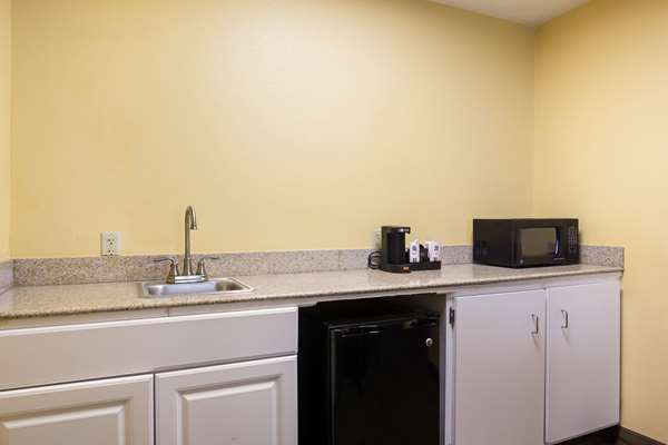 Suite - Quality Inn & Suites Erlanger - I-275, Exit 2
