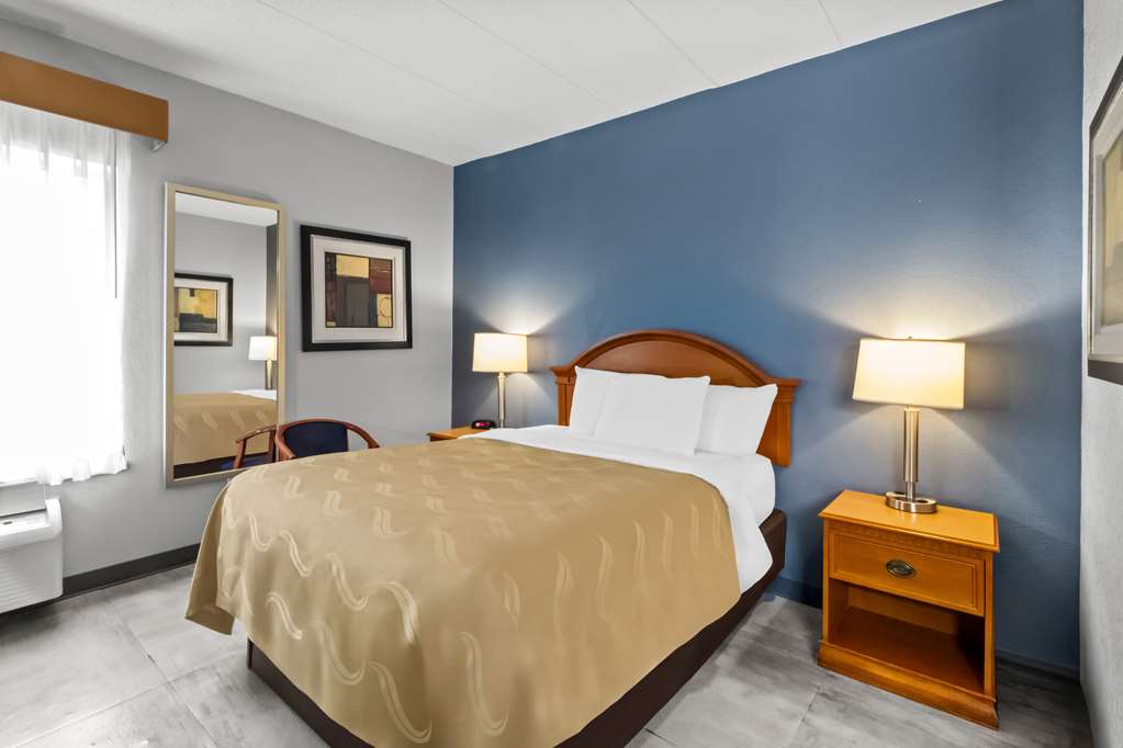 QUALITY INN AND SUITES CVG AIRPORT-guestroom-Guest Room,On-Site.jpg
