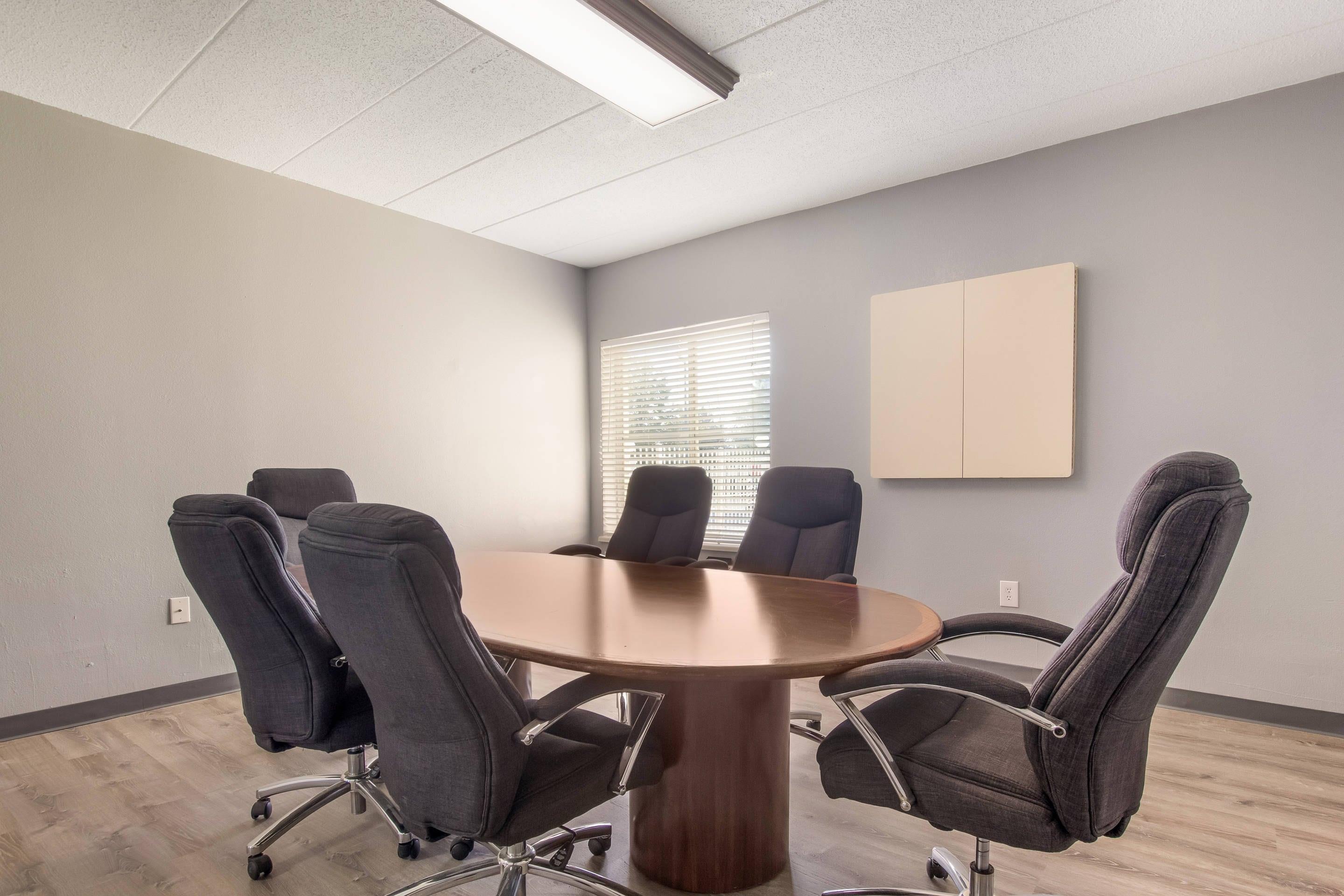 Meeting room | Quality Inn & Suites CVG Airport