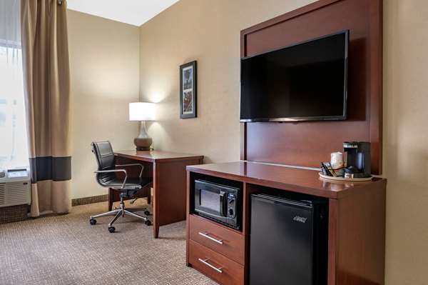  - Comfort Inn Shively - I-264, Exit 8