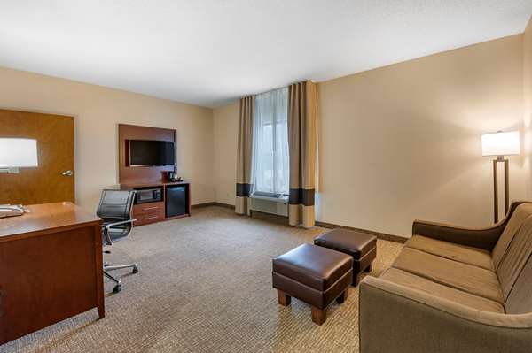 Suite - Comfort Inn Shively - I-264, Exit 8