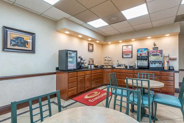 Amenities - Econo Lodge Downtown Louisville - I-65, Exit 136C