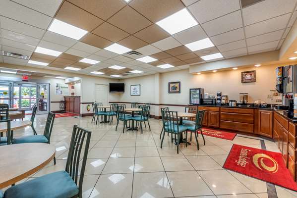 Amenities - Econo Lodge Downtown Louisville - I-65, Exit 136C