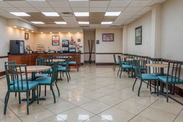 Amenities - Econo Lodge Downtown Louisville - I-65, Exit 136C