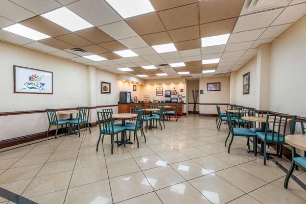 Amenities - Econo Lodge Downtown Louisville - I-65, Exit 136C