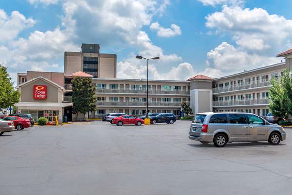 Exterior view - Econo Lodge Downtown Louisville - I-65, Exit 136C