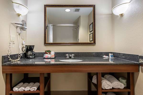  - Comfort Suites Hebron - I-275, Exit 4